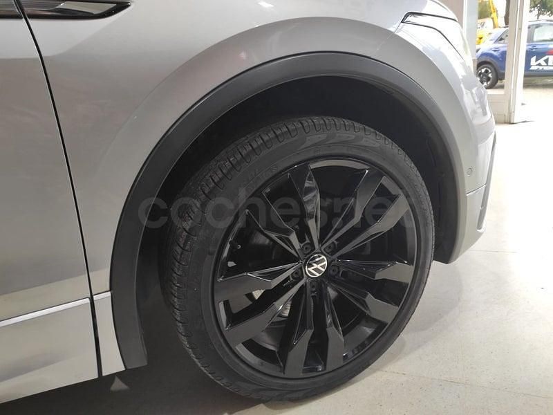 Usado VW Tiguan R-line 200 CV (147 kW) 2021 Gris / plata SUV