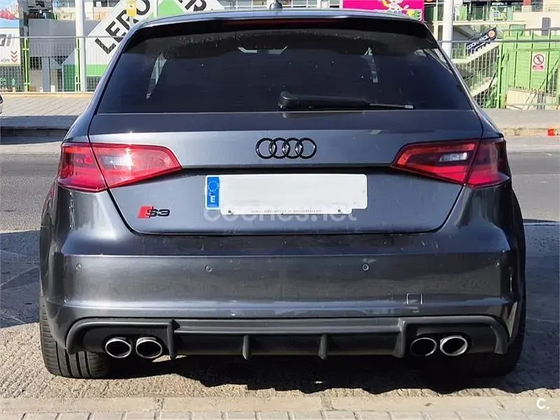 Usado Audi S3 Premium 300 CV (220 kW) 2014 Gris / plata Berlina