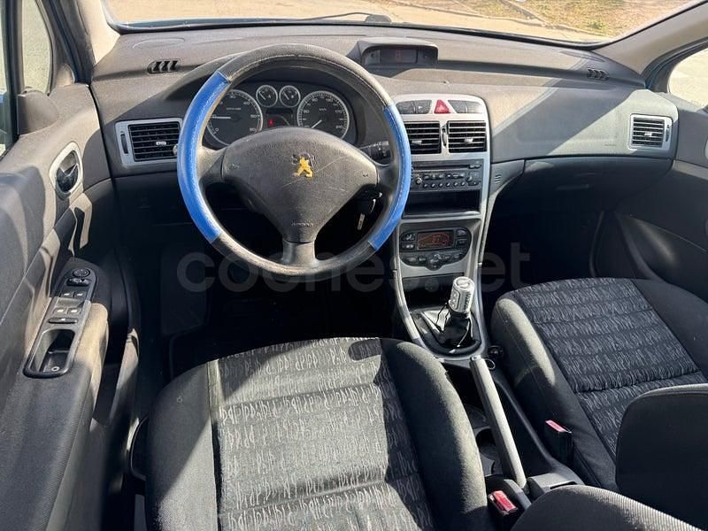 Usado Peugeot 307 90 CV (66 kW) 2004 Azul Berlina
