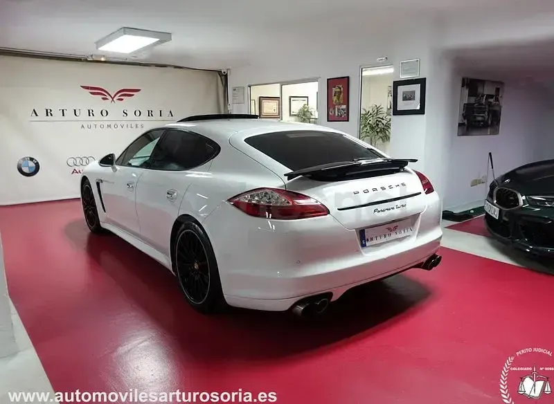 Usado Porsche Panamera Turbo 500 CV (367 kW) 2012 Blanco Berlina