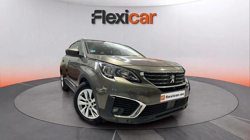 Usado Peugeot 5008 Style 120 CV (88 kW) 2017 Monovolumen