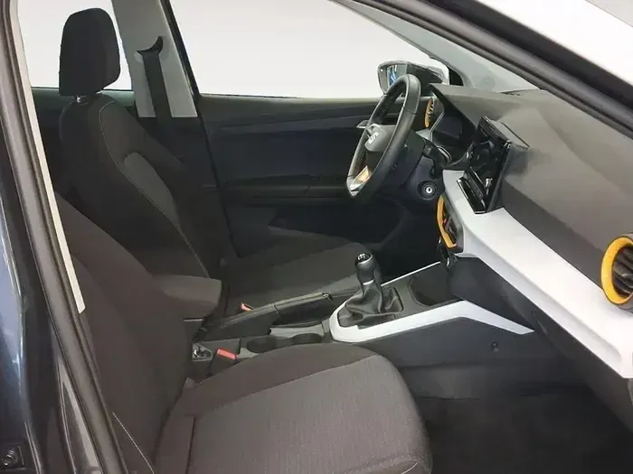 Usado Seat Arona Style 115 CV (84 kW) 2025 Gris SUV