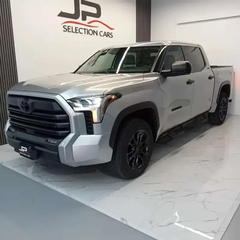 Usado Toyota Tundra 396 CV (291 kW) 2023 Gris Pickup/Camioneta