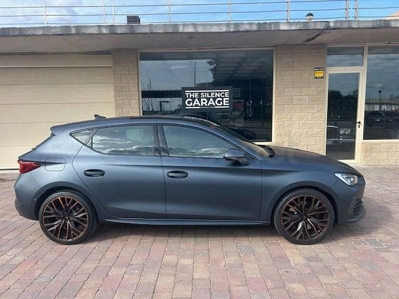 Usado Cupra Leon VZ 245 CV (180 kW) 2021 Gris / plata Berlina