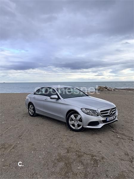 Usado Mercedes C180 120 CV (88 kW) 2014 Gris / plata Berlina