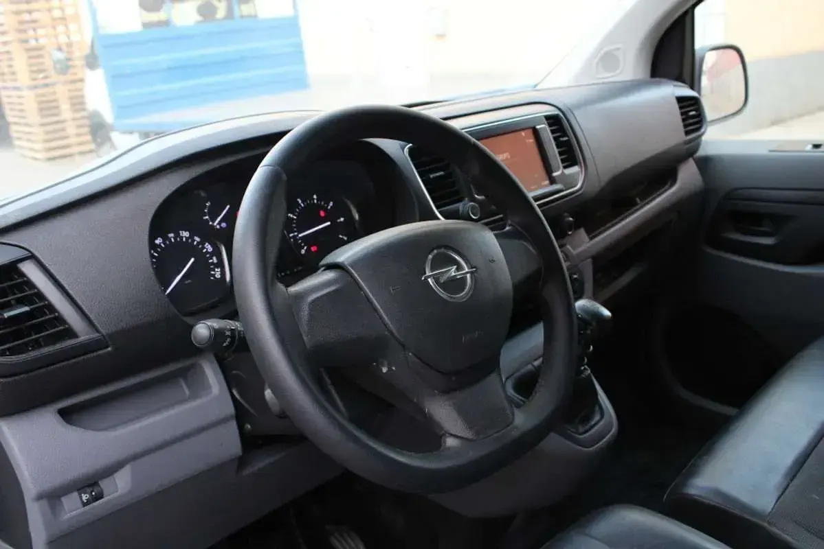 Usado Opel Vivaro-e Combi S 120 CV (88 kW) 2022 Blanco Monovolumen