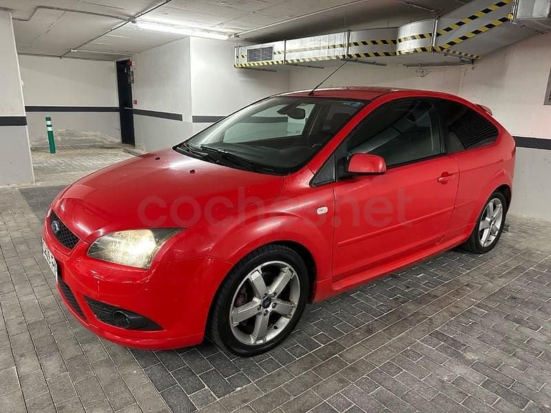 Usado Ford Focus Sport 115 CV (84 kW) 2007 Rojo Berlina