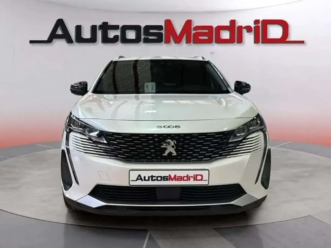 Usado Peugeot 5008 Allure 131 CV (96 kW) 2022 Blanco SUV