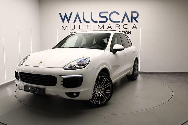 Käytetty Porsche Cayenne Platinum Edition 262 HP (192 kW) 2016 Valkoinen Katumaasturi