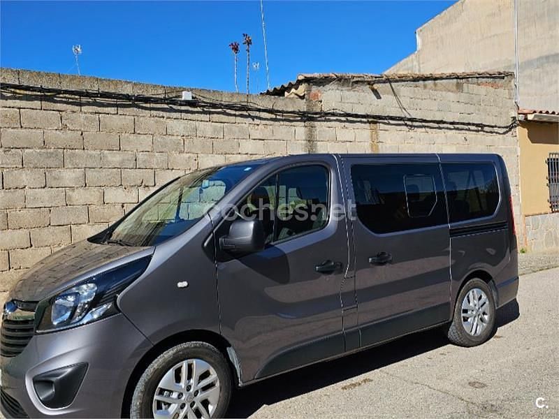 Usado Opel Vivaro 145 CV (106 kW) 2017 Gris / plata Monovolumen