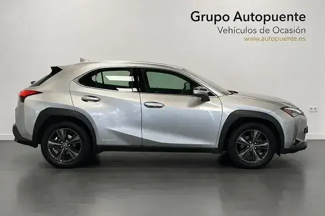 Usado Lexus UX 250h Business Edition 184 CV (135 kW) 2022 Gris SUV