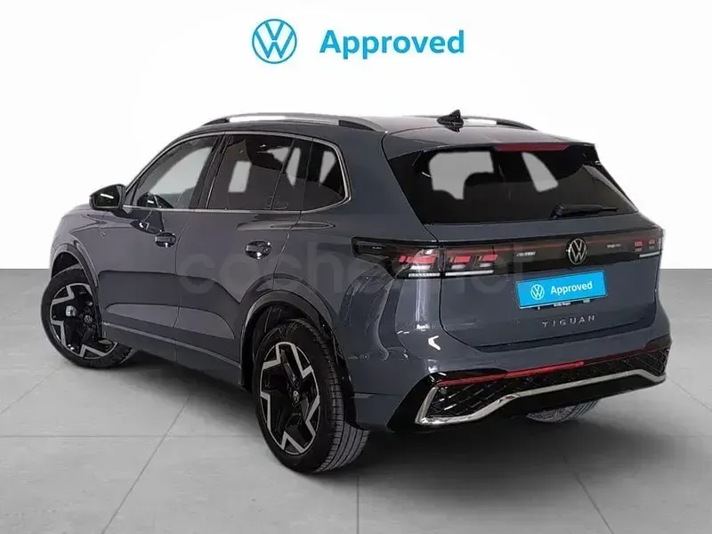 Usado VW Tiguan R-line 150 CV (110 kW) 2025 Gris / plata SUV