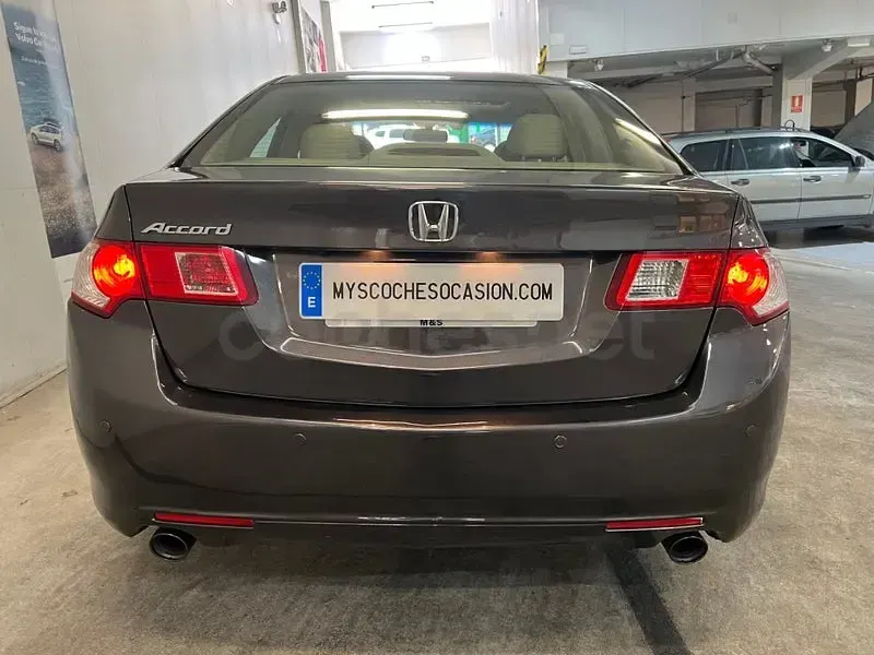 Usado Honda Accord Executive 201 CV (147 kW) 2009 Gris / plata Berlina