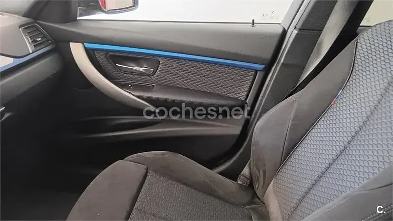 Usado BMW 318 150 CV (110 kW) 2017 Gris / plata Berlina