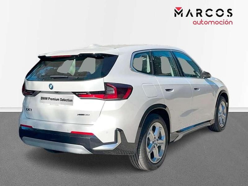 Usado BMW iX1 230 kW (313 CV) 2024 Blanco SUV