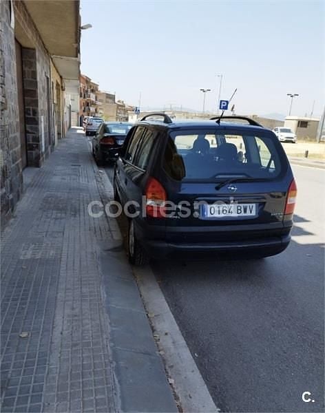 Usado Opel Zafira Elegance 125 CV (91 kW) 2002 Azul Monovolumen