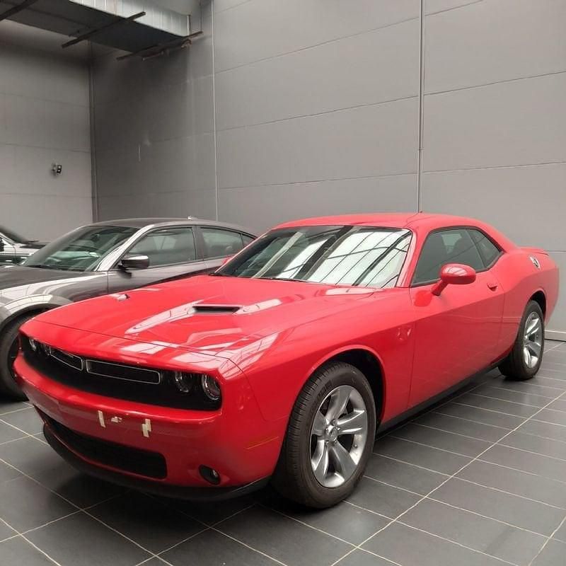 Rojo Usado 2022 Dodge Challenger SXT Coupe | 45.990 € - Imagen 1/4