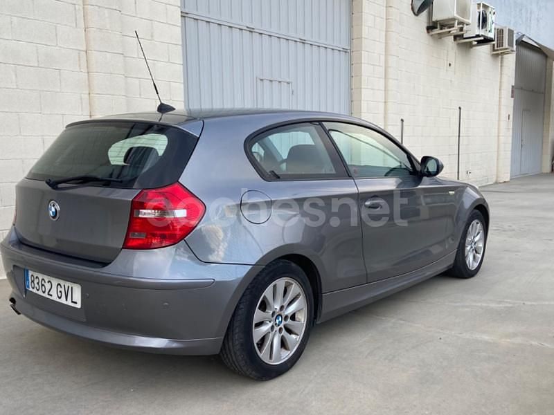 Usado BMW 116 122 CV (89 kW) 2010 Gris / plata Utilitario