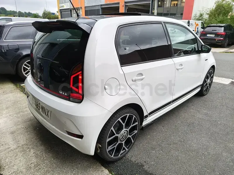 Usado VW up! Beats 75 CV (55 kW) 2018 Blanco Utilitario