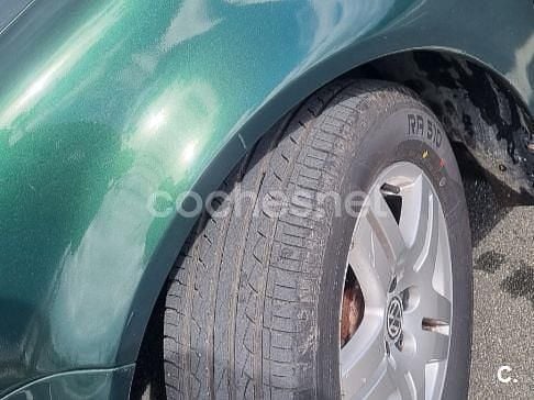 Usado VW Golf IV Conceptline 105 CV (77 kW) 2003 Verde Berlina