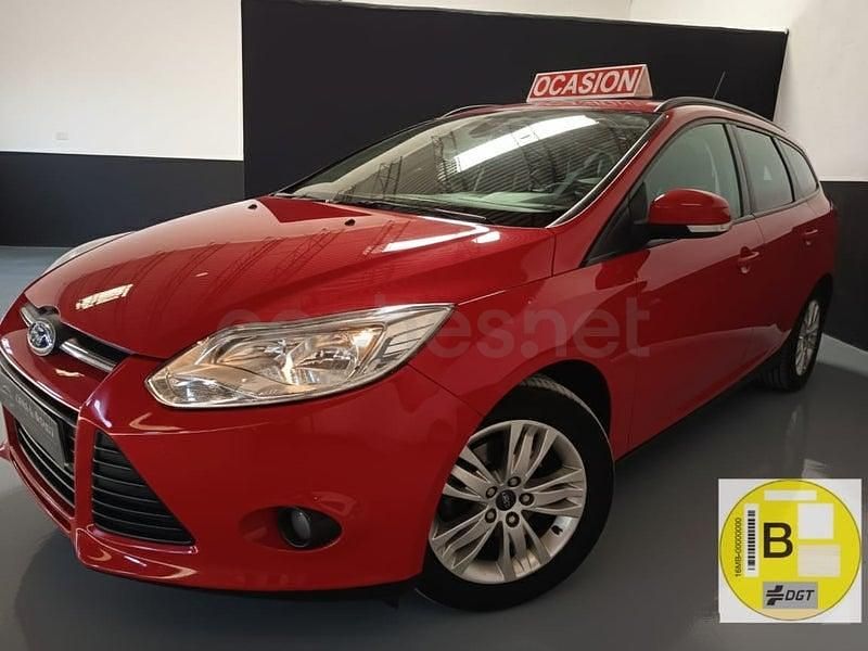 Usado Ford Focus Titanium 115 CV (84 kW) 2013 Rojo Familiar