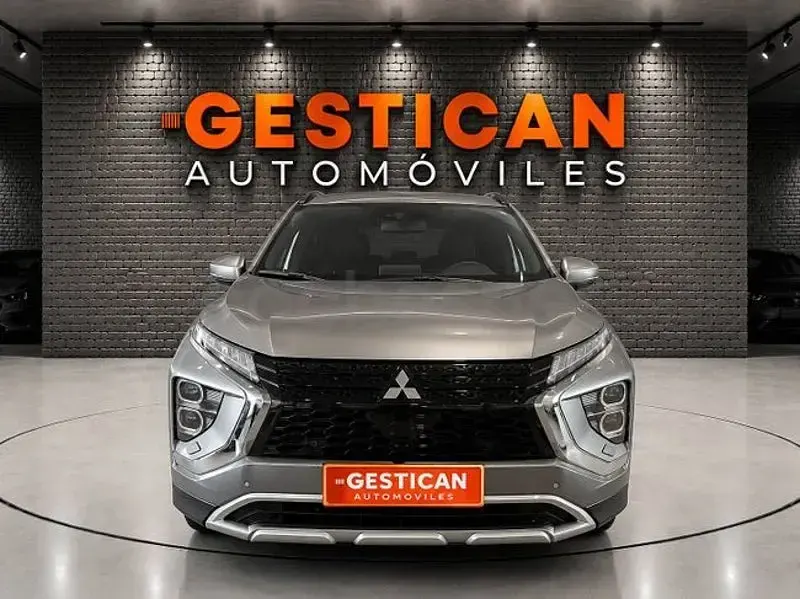 Usado Mitsubishi Eclipse Cross 188 CV (138 kW) 2024 Gris / plata SUV