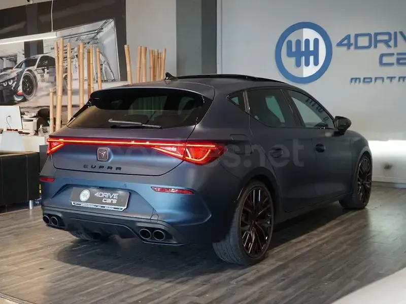 Usado Cupra Leon 300 CV (220 kW) 2021 Azul Berlina