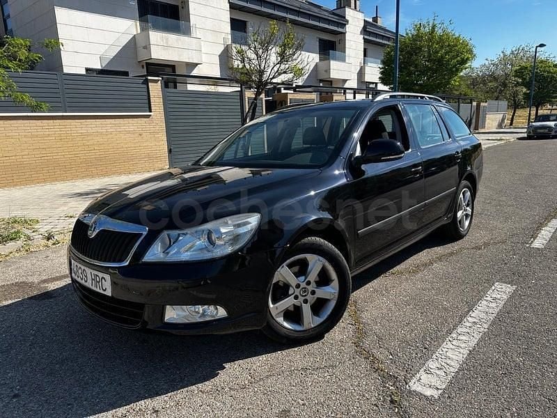 Occasion Skoda Octavia Ambition 105 ch (77 kW) 2013 Noir Break