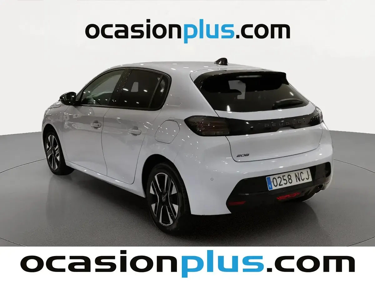 Usado Peugeot 208 Allure 102 CV (75 kW) 2025 Blanco Utilitario