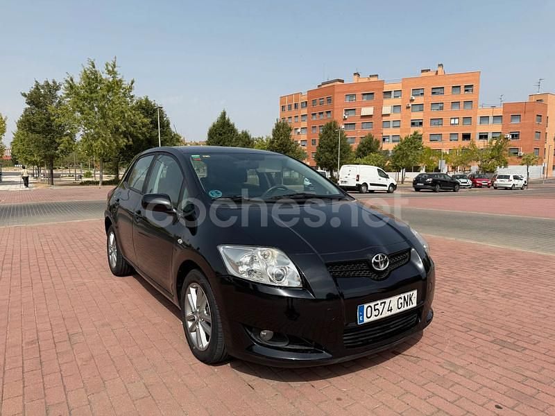 Negro Usado 2010 Toyota Auris Berlina | 5700 € (Buen precio) - Imagen 1/4