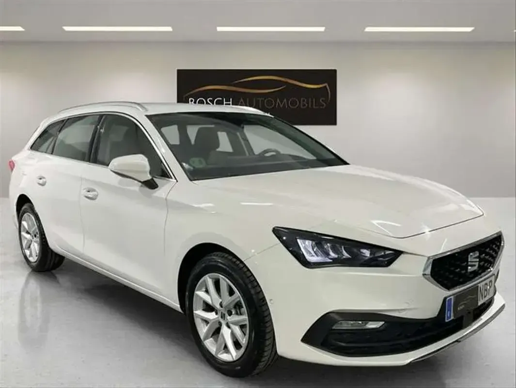 Usado Seat Leon Style 116 CV (85 kW) 2025 Blanco Utilitario