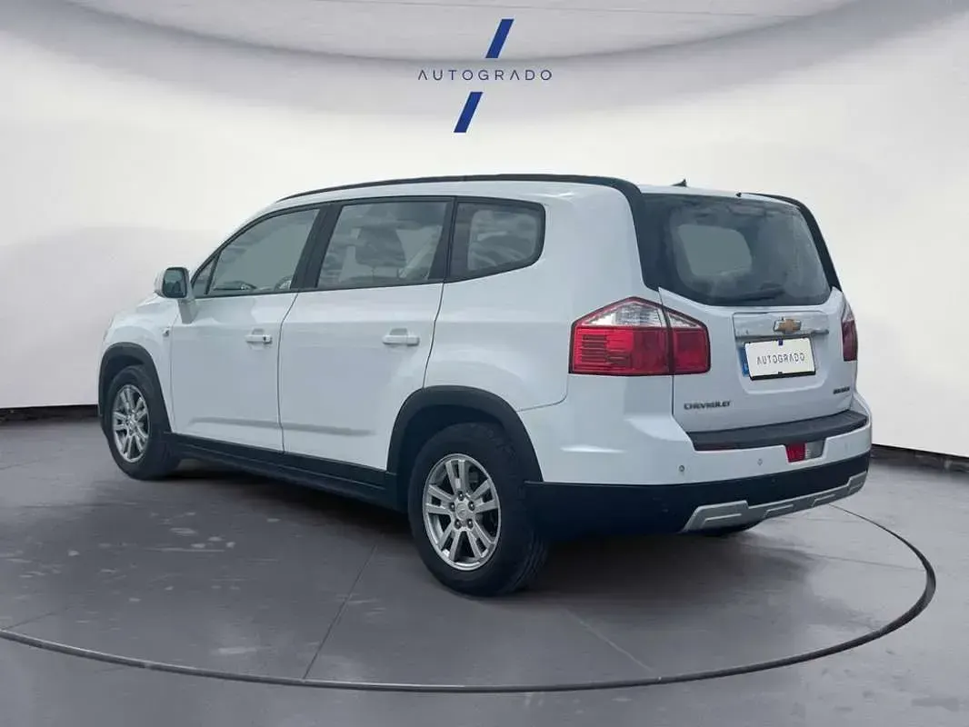 Usado Chevrolet Orlando LTZ 163 CV (119 kW) 2011 Blanco Monovolumen