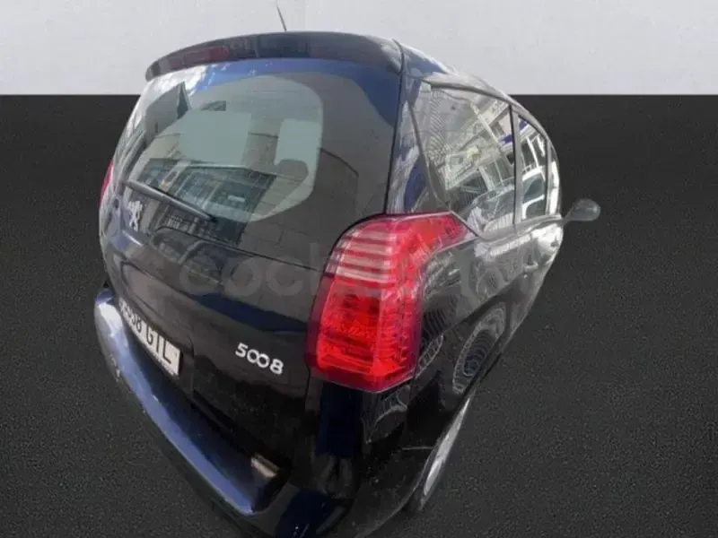 Usado Peugeot 5008 112 CV (82 kW) 2010 Negro Monovolumen