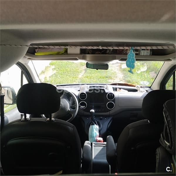 Usado Peugeot Partner Tepee Active 120 CV (88 kW) 2016 Gris / plata Monovolumen