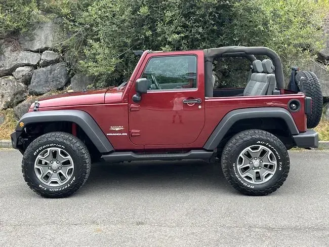 Usado Jeep Wrangler Sahara 177 CV (130 kW) 2008 Rojo SUV