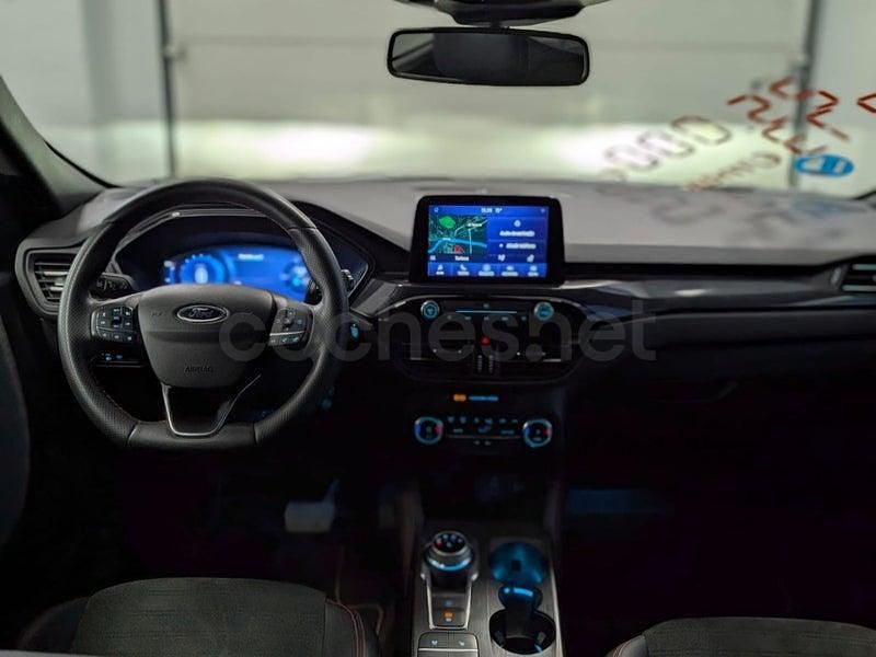 Usado Ford Kuga ST-Line 225 CV (165 kW) 2022 Gris / plata SUV
