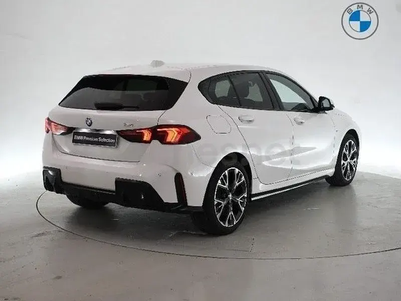 Usado BMW 120 Comfort Edition 170 CV (125 kW) 2025 Blanco Utilitario