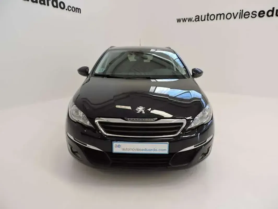 Usado Peugeot 308 SW Style 131 CV (96 kW) 2016 Negro Familiar