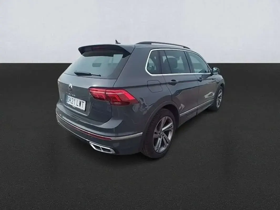 Usado VW Tiguan R-line 150 CV (110 kW) 2022 Gris SUV