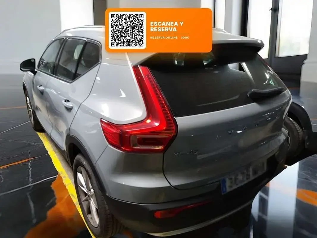 Usado Volvo XC40 Core 211 CV (155 kW) 2023 Gris SUV