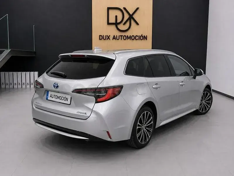 Usado Toyota Corolla Sport 184 CV (135 kW) 2021 Gris / plata Familiar
