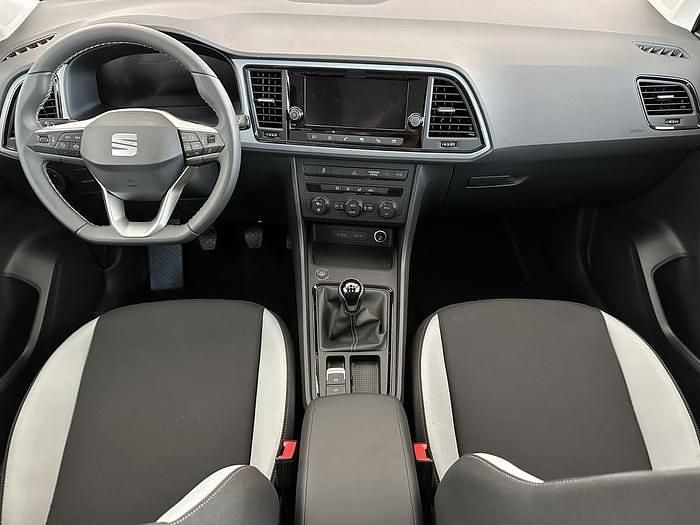 Usado Seat Ateca Reference 110 CV (80 kW) 2023 Gris plata SUV