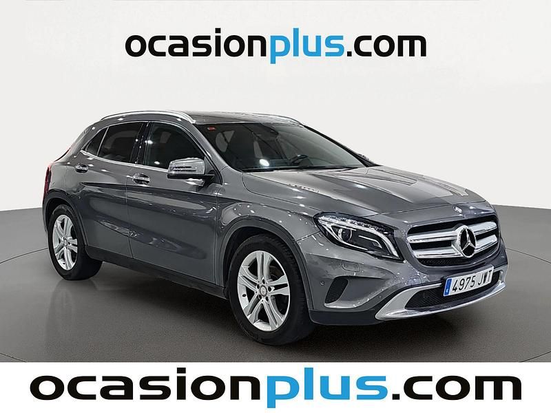 Usado Mercedes GLA200 AMG line 136 CV (100 kW) 2017 Gris SUV