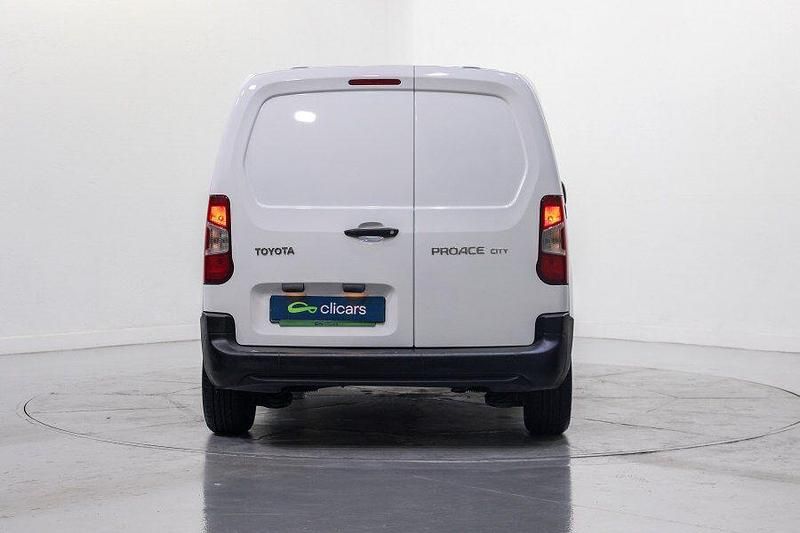 Usado Toyota Proace City City 100 CV (73 kW) 2022 Blanco Monovolumen