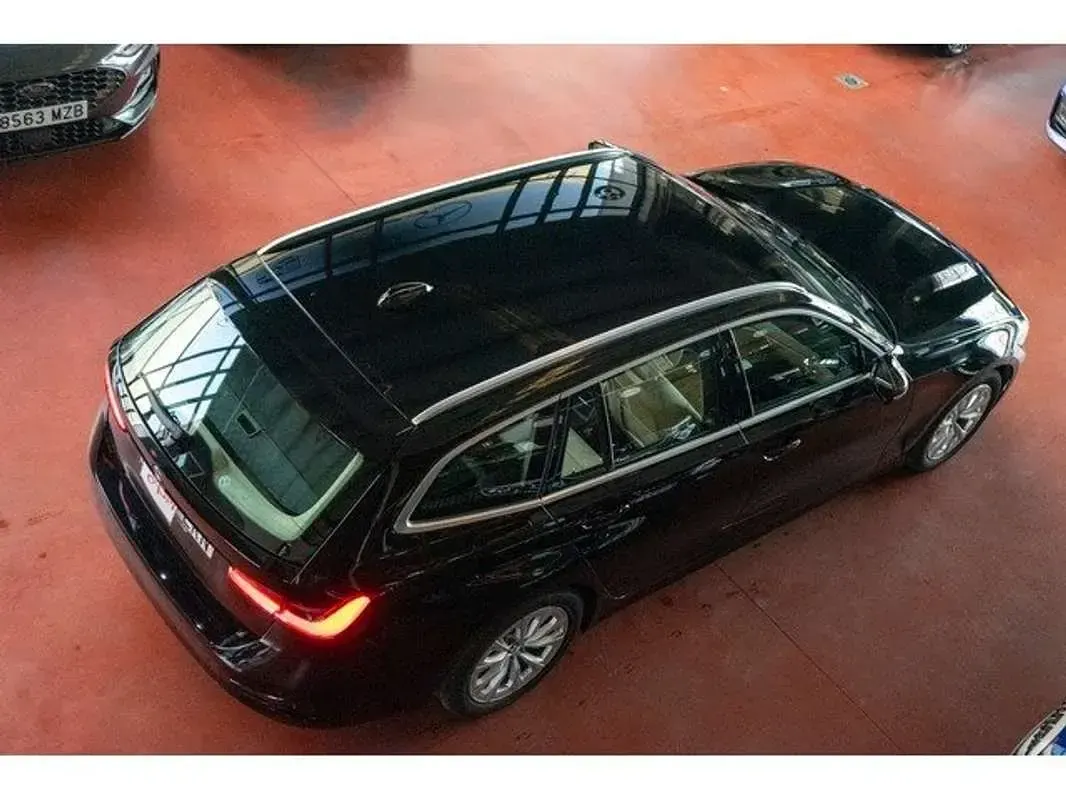 Käytetty BMW 318 Sport Line 150 HP (110 kW) 2020 Musta Farmari