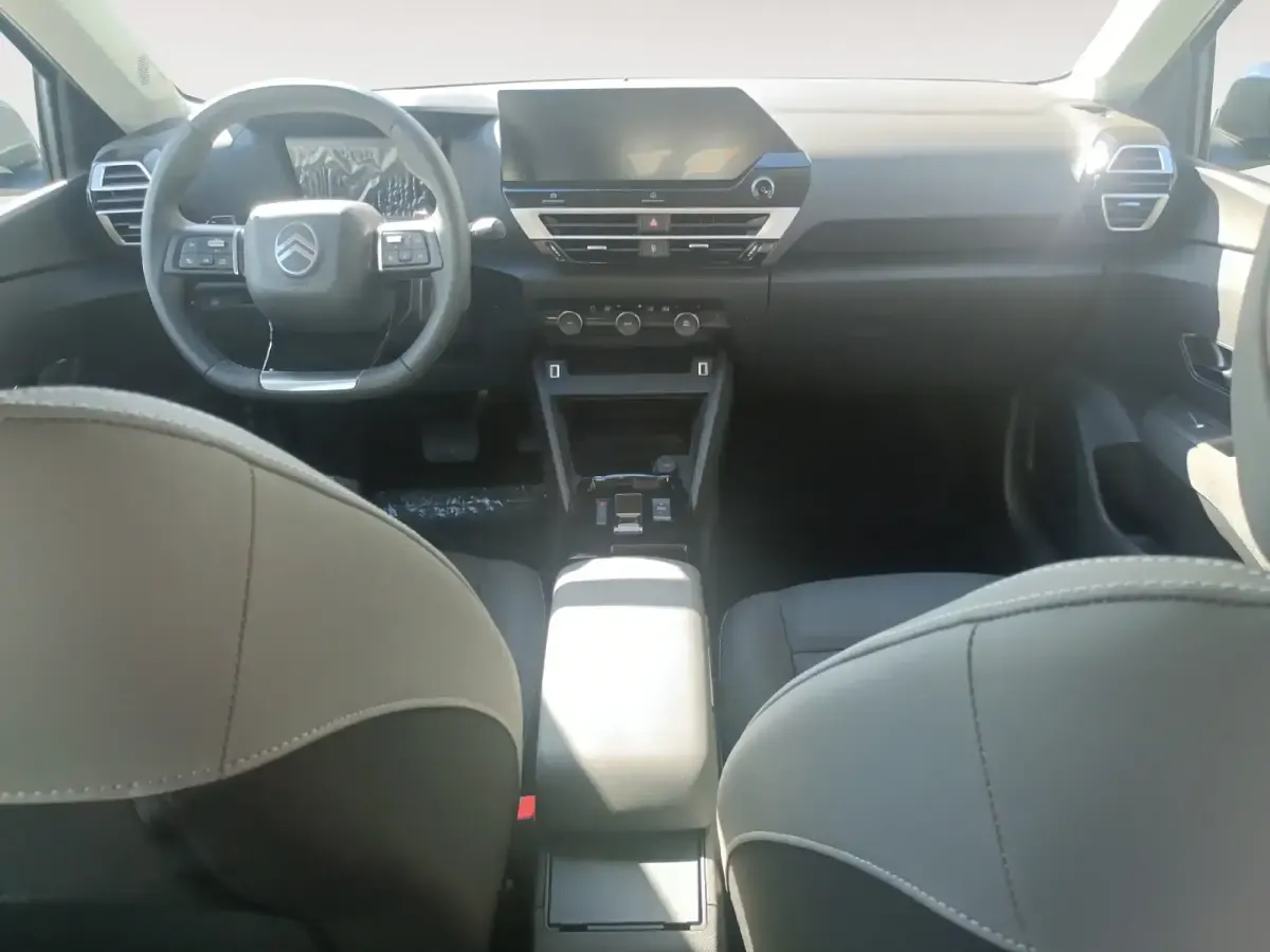 Nuevo Citroën DS6 130 CV (95 kW) 2026 Gris/plata