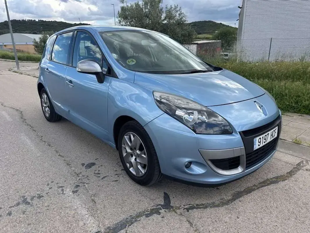 Usado Renault Scénic III Dynamique 109 CV (80 kW) 2011 Azul Monovolumen