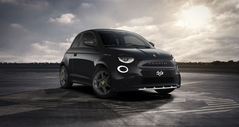 Negro Nuevo 2025 Abarth 500e Utilitario | 38.999 € - Imagen 1/4