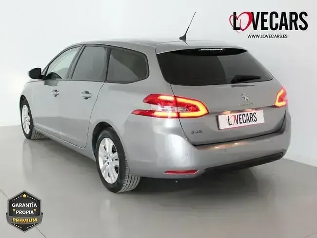 Usado Peugeot 308 SW Active 130 CV (95 kW) 2021 Plata Familiar