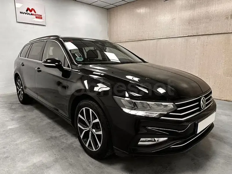 Usado VW Passat Executive 150 CV (110 kW) 2021 Negro Familiar